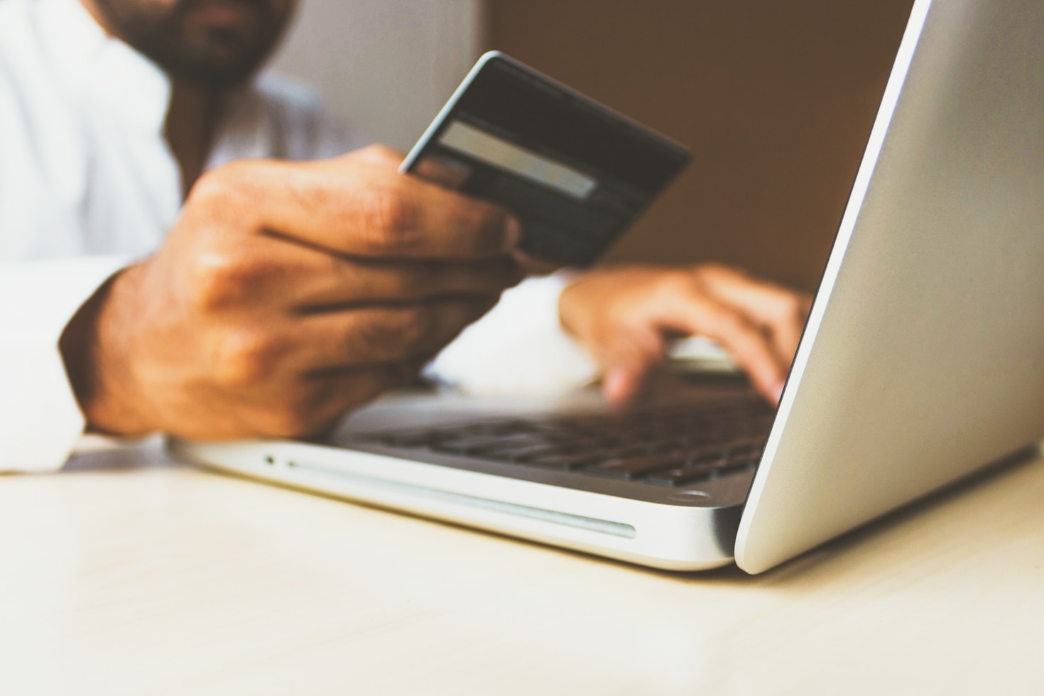 Cara Aman Bertransaksi Online dengan Teknologi Modern